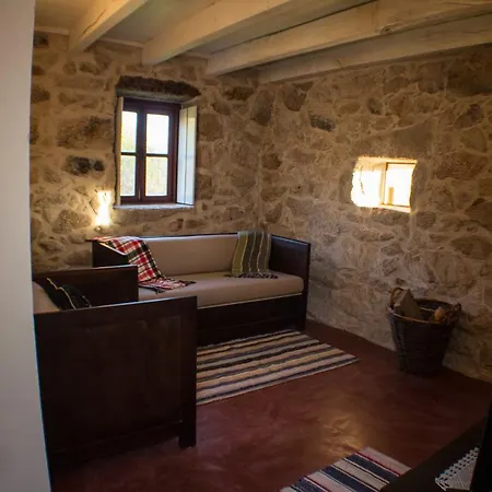 Casas Dos Avos Guest House Vale de Cambra Room photo