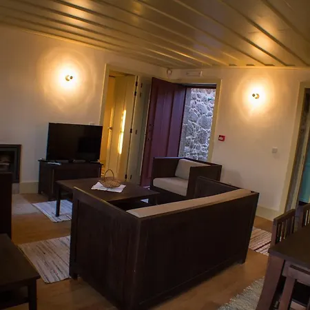 Casas Dos Avos Guest House Vale de Cambra Room photo
