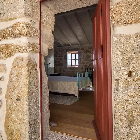 Casas Dos Avos Guest House Vale de Cambra Room photo