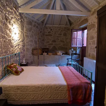 Casas Dos Avos Guest House Vale de Cambra Room photo